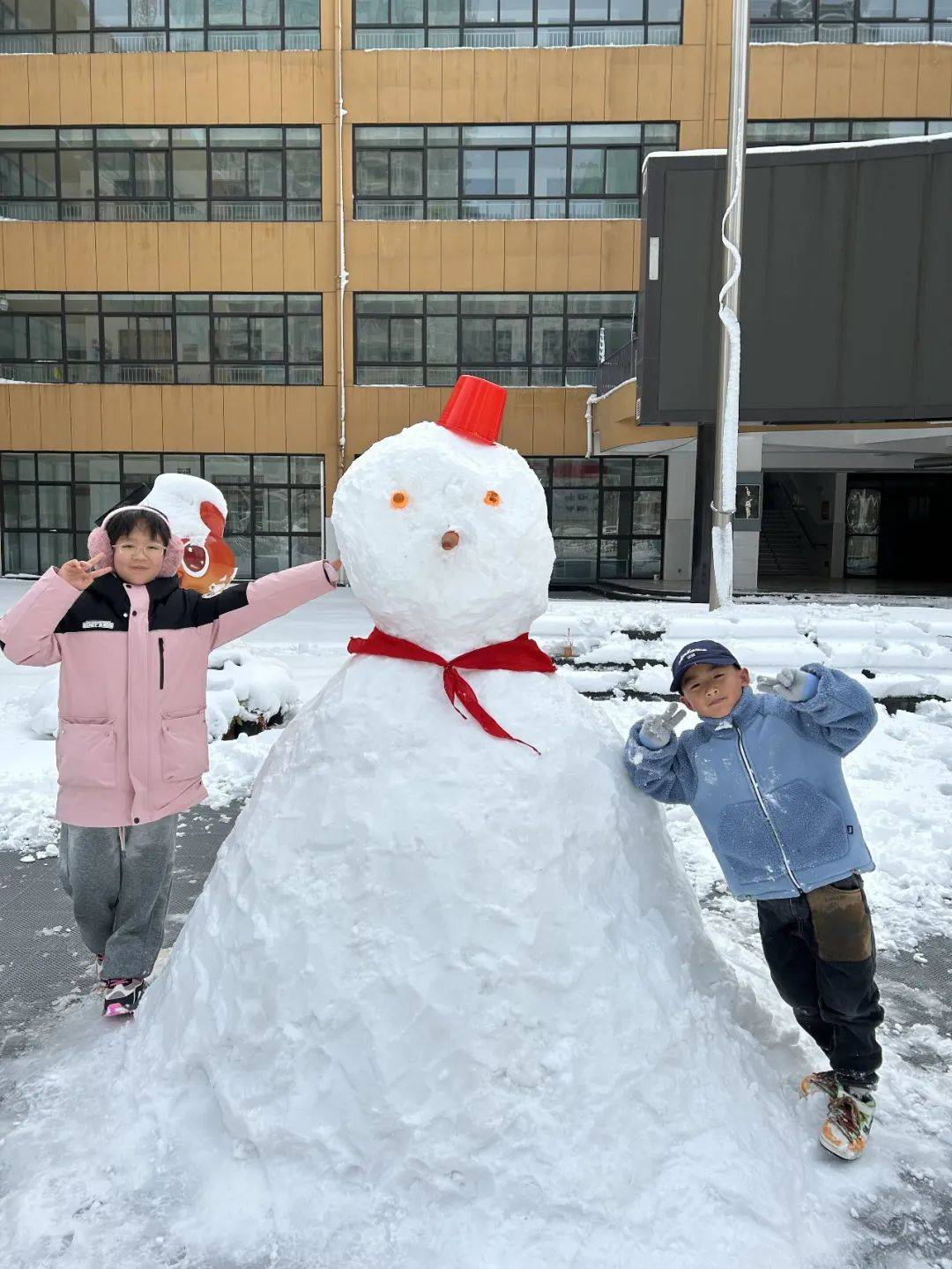 雪疫情/雪疫情 孩子们就迫不及待的去堆雪人 雪疫情/雪疫情 孩子们就迫不及待的去堆雪人